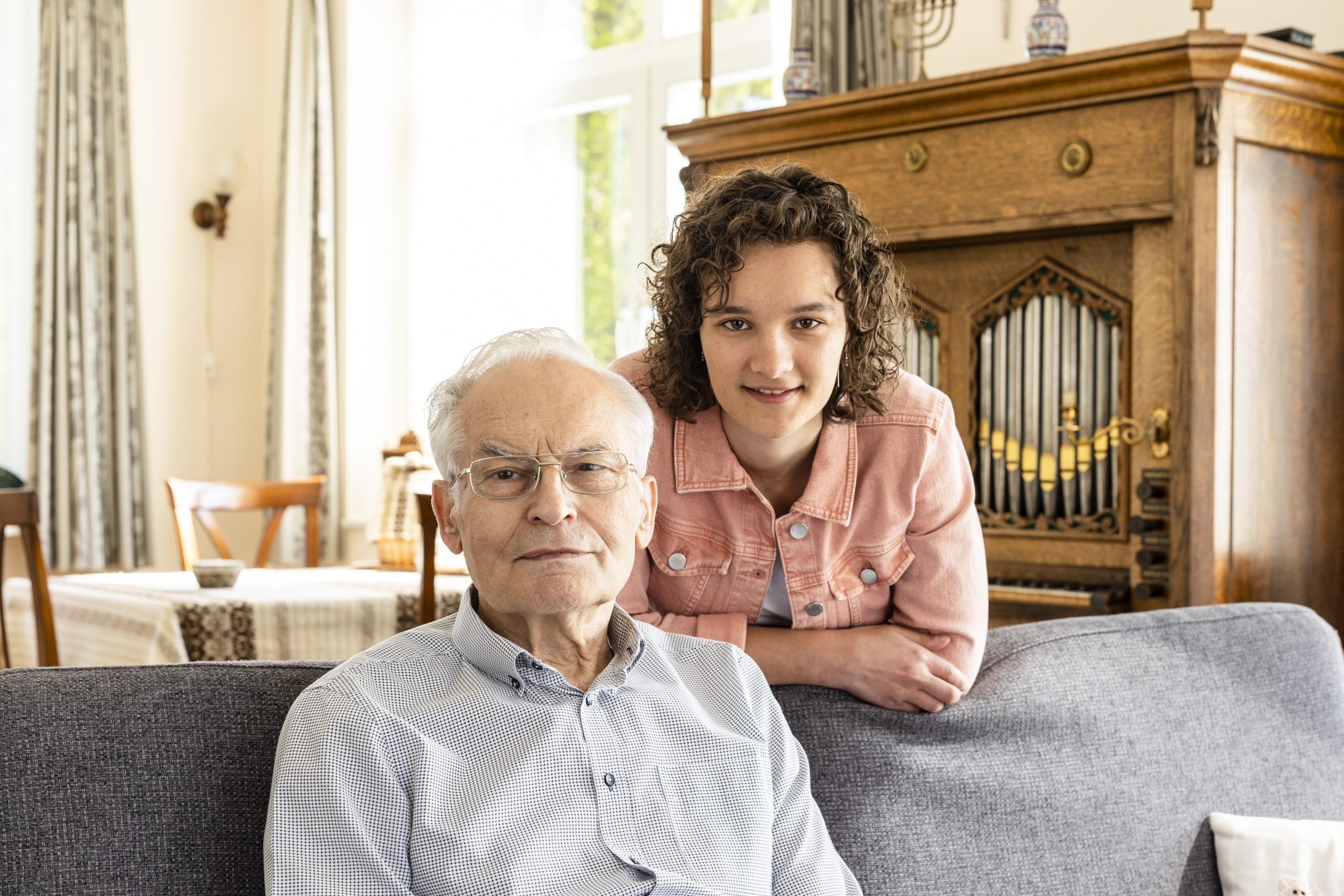 Opa Hendriksen en kleindochter Lyanne Hendriksen: ‘Mijn kleinkinderen zijn me allemaal even lief’